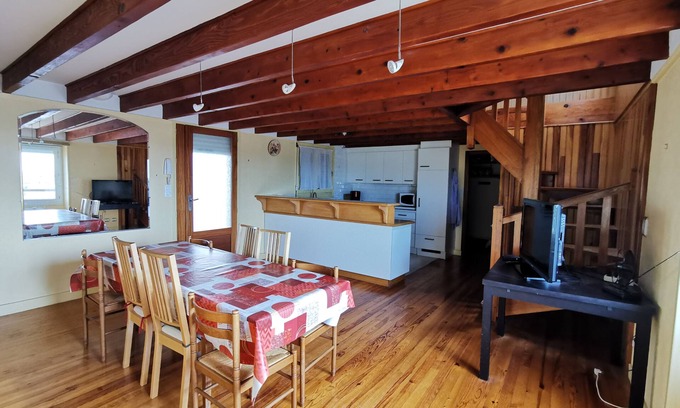 Granville Apartment | Relaxing Oceanfront Stay at Appartement Le Petit Michelet