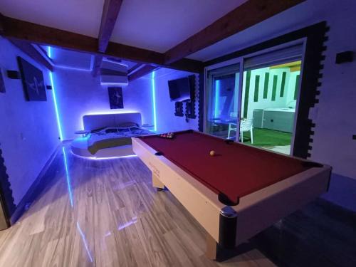 Espondeilhan House | Indulgent Appartement Le Secret Spa with Billiards & Relaxation