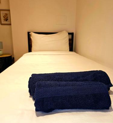 Hayange Apartment | Cozy Appartement Les Chats Hayange with Breakfast Included