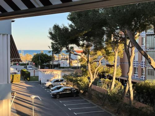 El Grao de Castellon Apartment | Oceanfront Appartement "Los Pinos" Steps from the Beach