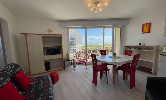 Saint-Jean-de-Monts Apartment | Seaside Apartment with Heated Pool and Parking Near Beach