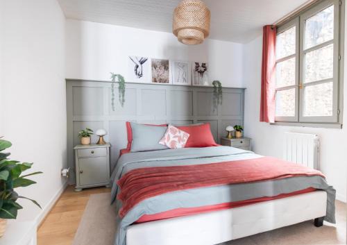 Valence Apartment | Bright 1-Bedroom Apartment in Central Place St Jean