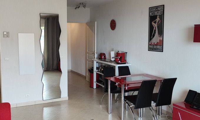 Beausoleil Apartment | Brightly Equipped Apartment with Spa in Beausoleil