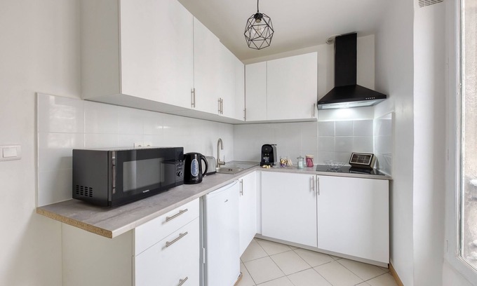 Louis Bertrand-Mirabeau-Semard Apartment | Elegant Apartment 5 Minutes from Paris - Family Friendly