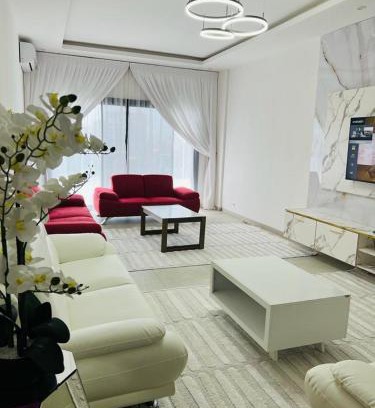 Dakar-Plateau Apartment | Elegant Oceanfront Apartment with Pool and Breakfast