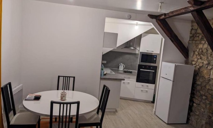 Cepoy Apartment | Cozy 2-Room Apartment for Family-Friendly Stays