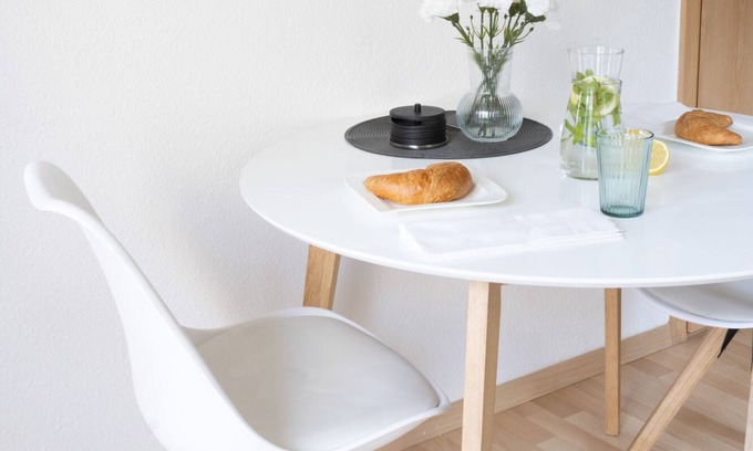 Magdeburg Apartment | Cozy Appartement with Netflix, Boxspringbett & Terrace