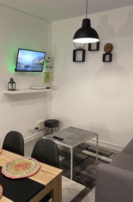 Coudekerque-Branche Apartment | Stylish Apartment Near City Center and Beach - Family Friendly