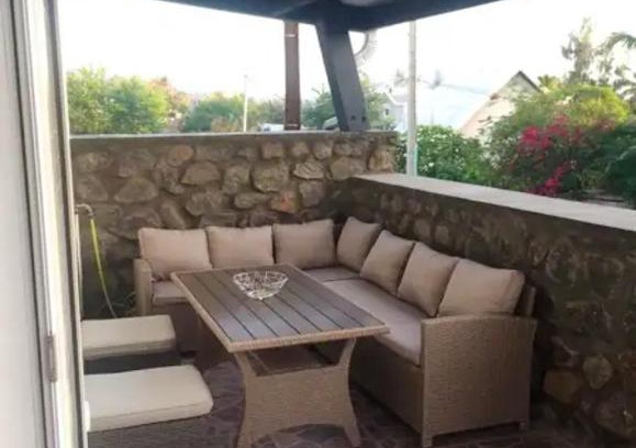 Trois-Bassins Apartment | Modern Apartment in Les Trois Bassins with Relaxing Jacuzzi