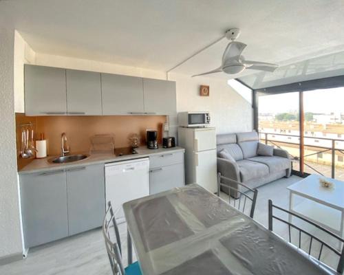 Le Grau-Du-Roi Apartment | Cozy 4-Star Apartment with Pool Near Le Grau du Roi Beach