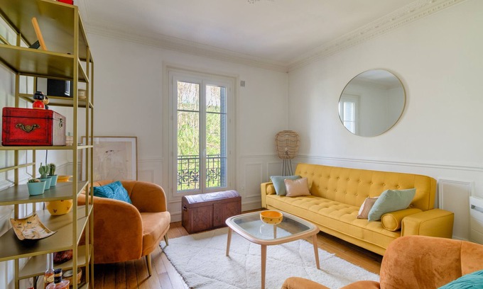 Versailles Apartment | Cozy Appartement Mosta - Welkeys with Spa & Pet-Friendly Stay