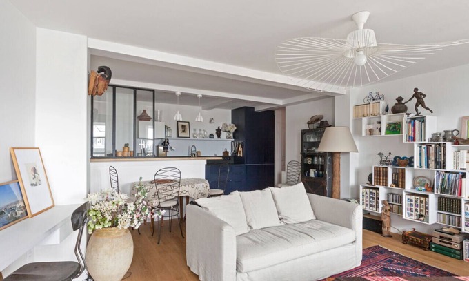 Quartier Saint-Georges Apartment | Ideally Located Apartment near Moulin Rouge with Great Amenities