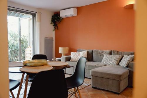 Saumane-de-Vaucluse Apartment | Appartement Nature Golf de Saumane - Vue & Calme