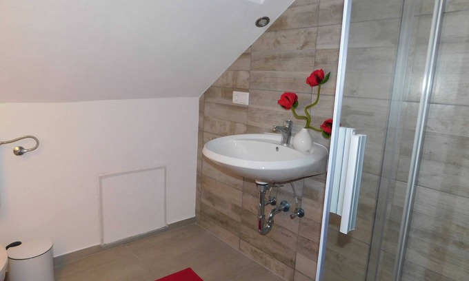 Langewiese Apartment | Cozy Apartment for Small Groups at Gästehaus Astenblick