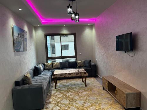 Luxus Apartment | Modern 2-Bedroom Apartment with Wi-Fi and Parking in Tangier