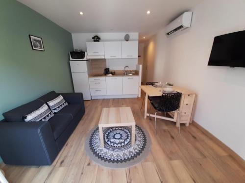 Palavas-les-Flots Apartment | Cozy 30m² Apartment in the Heart of Palavas, Rated 9.6