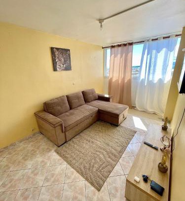 Pointe-a-Pitre Bed & Breakfast | Appartement paisible en colocation