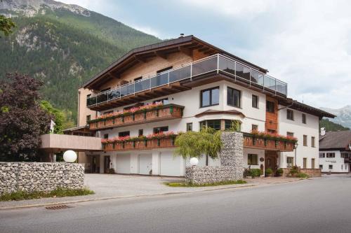 Bichlbach Apartment | Top-Rated Appartement Pension Strolz with Family-Friendly Perks