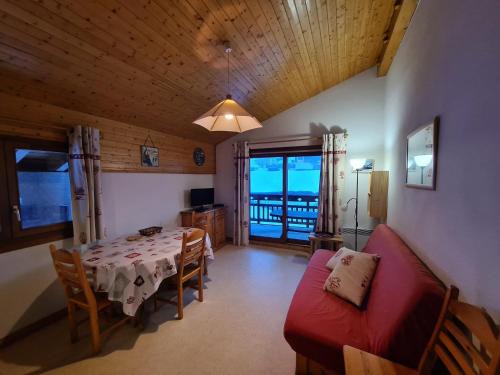 Beaufort Apartment | Cozy Apartment at Ski Slopes for 6 Guests - GRAN11