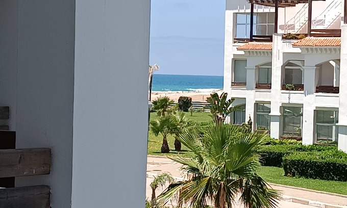 Asilah Beach Apartment | Cozy Appartement Pieds Dans L'eau: Pet and Child Friendly