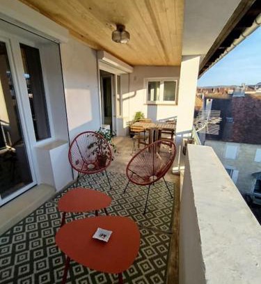 Lons-le-Saunier Apartment | Central Apartment with Terrace – Perfect for Families!