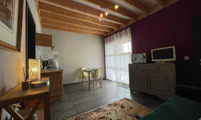 La Fleche Apartment | Highly Rated Appartement Plein Pied La Flèche for Families