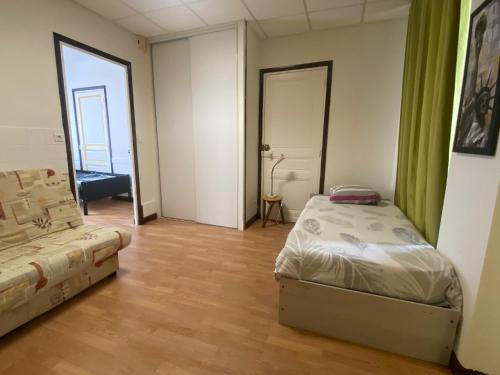 Chef-Boutonne House | Appartement pour 2 à 3 personnes