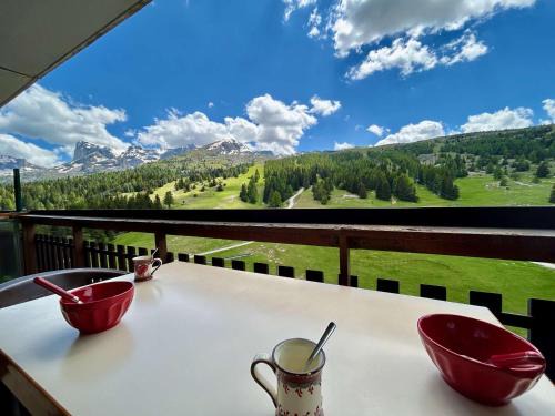 Saint-Etienne-en-Devoluy Apartment | Cozy Apartment Near Ski Slopes with Breathtaking Views