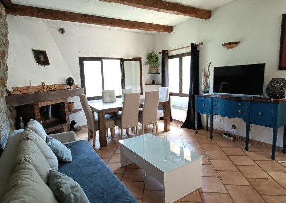 Utelle Apartment | Private Appartement in a Family-Friendly Home with Pets Welcome
