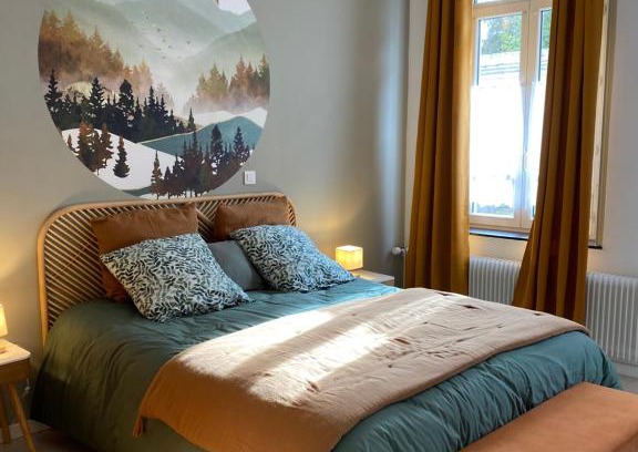 Montreuil-sur-Mer Apartment | Convenient Apartment Near Ramparts and Local Shops