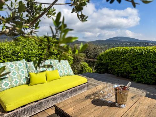 Les Restanques Apartment | Renovated Grimaud Apartment with Ocean View & Pool Access