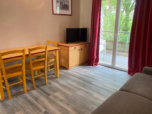 Cassen Resort | Cozy Studio for 4 with Oceanfront Views in Cassen