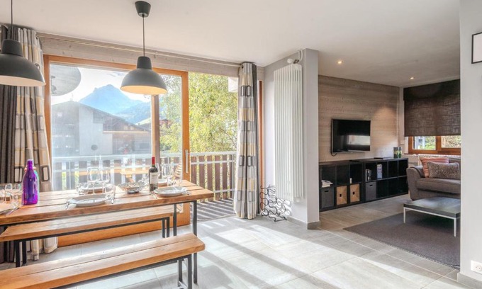 Morzine Apartment | Modern 3-Room Apartment with Balconies Near Morzine's Slopes