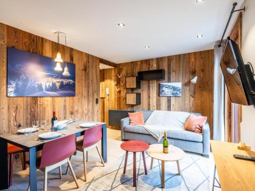 Morzine Apartment | Renovated 4-Star Apartment in Morzine, Steps from Pistes