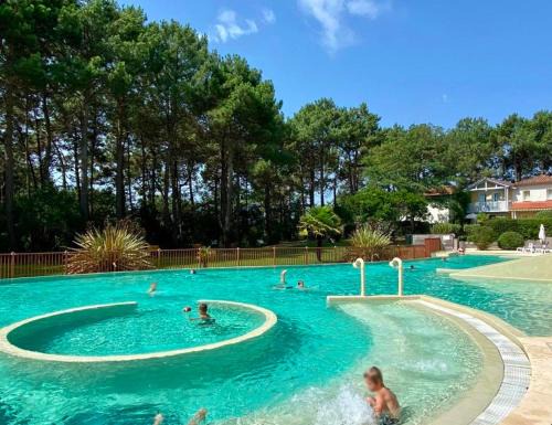 Lacanau-Ocean Apartment | Cozy Oceanfront Retreat with Pool & Family-Friendly Vibe