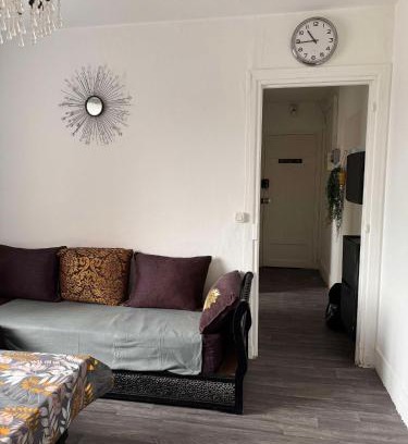 Champrosay Apartment | Convenient Appartement RIS ORANGIS with Hot Tub and Family Amenities