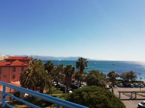 Cap-d'Antibes Apartment | Oceanfront Rooftop Apartment with Breathtaking Sea Views