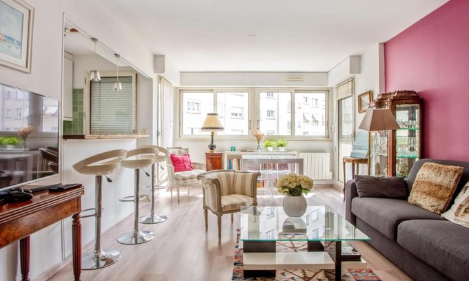 Billancourt–Rives de Seine Apartment | Cozy Apartment with Balcony in Boulogne-Billancourt