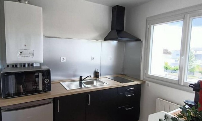 Saint-Jacques-de-la-Lande Apartment | Charming Apartment Near Rocade - Family Friendly Stay