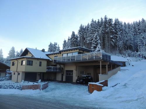 Michaelerberg-Pruggern Apartment | Discover Appartement Seggl 2: Perfect for Families & Pets