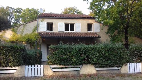 Soulac-sur-Mer Apartment | Cozy Appartement SOULAC SUR MER Steps from the Beach