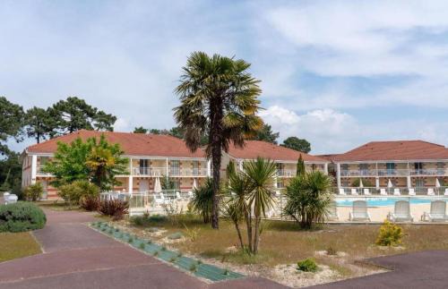 Le Verdon-sur-Mer Apartment | Spacious Appartement Verdon Sur Mer with Pool & Family Fun