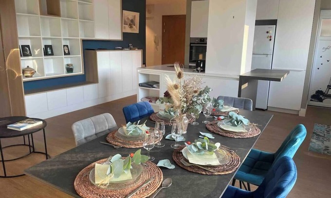 Aix-les-Bains City Center Apartment | Appartement spacieux et lumineux