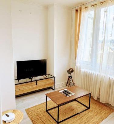 Montlucon Apartment | Appartement spacieux au centre-ville