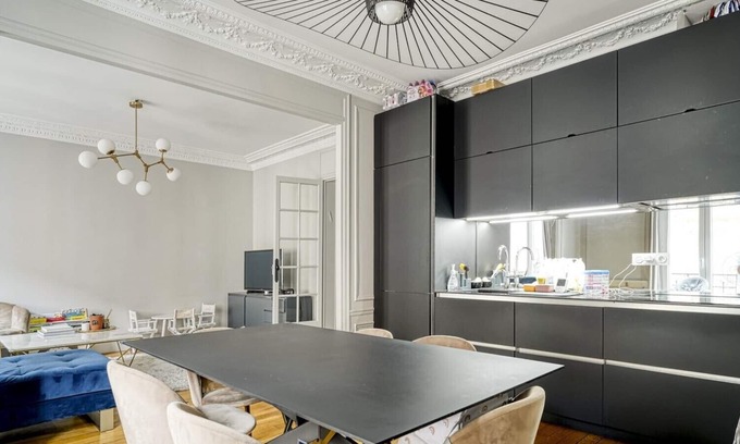 Autun Apartment | Spacious Apartment in Prime Location with Family-Friendly Amenities
