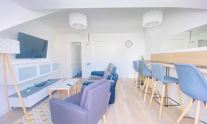 Laon Apartment | Elegant Family-Friendly Apartment with High Guest Ratings