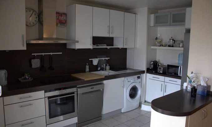 Gambetta Apartment | Spacious Apartment Near La Défense Arena, Family-Friendly