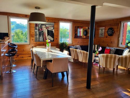 Mont-Saxonnex Apartment | Spacious Apartment with Mountain Views in Mont Saxonnex