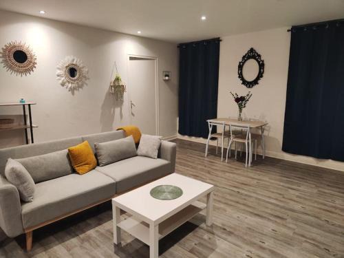 Centre Deux Apartment | Central Apartment with Parking - Ideal for Families
