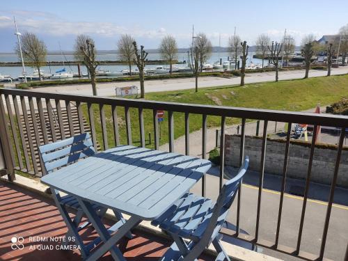 Le Crotoy Apartment | Oceanfront Apartment with Bay View at Crotoy Port